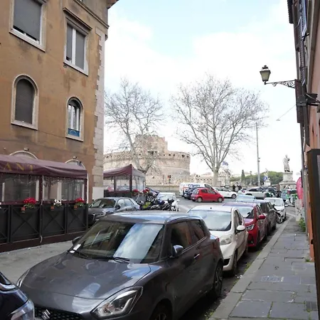 Around Castel Sant'angelo Apartment *